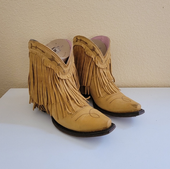 Lane Boots Shoes - Junk Gypsy by Lane Spitfire Mustard Fringe Leather Western Ankle Boots size 7